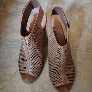 City Classified heels - almost NEW